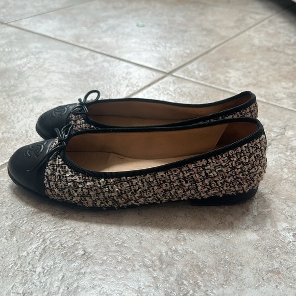 Chanel Flats size 37 - Picture 8 of 9